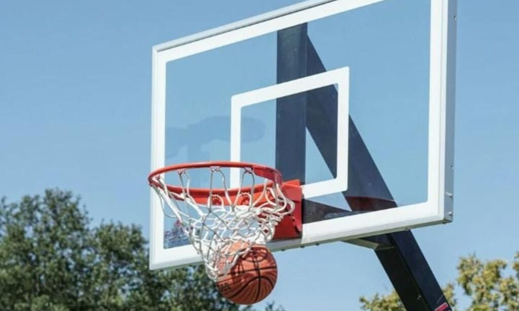 10 Basketball Hoops