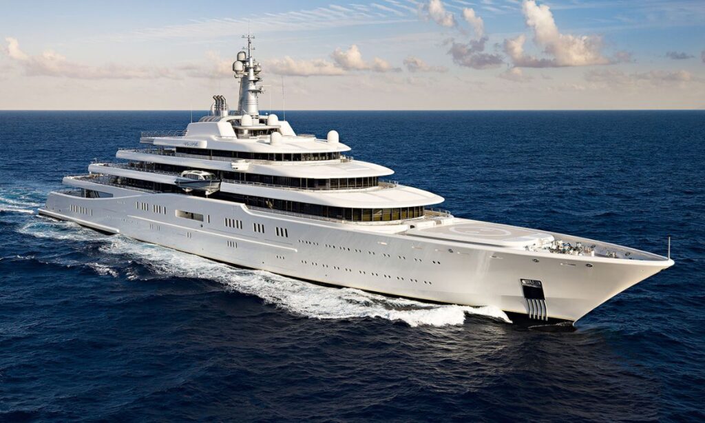 Mega-Yachts